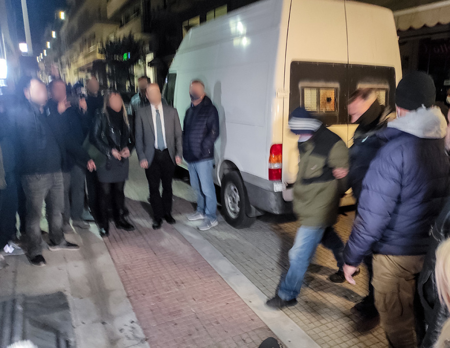 Πάτρα: Κακουργηματική δίωξη για τους επτά συλληφθέντες με τα όπλα και τα εκρηκτικά - Δείτε φωτογραφίες