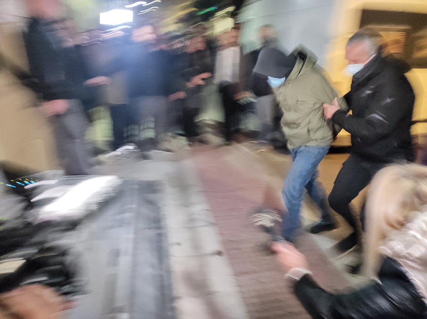 Πάτρα: Κακουργηματική δίωξη για τους επτά συλληφθέντες με τα όπλα και τα εκρηκτικά - Δείτε φωτογραφίες