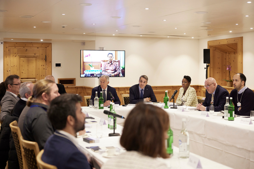 Μητσοτάκης - Νταβός: Συναντήσεις με επιχειρηματικούς παράγοντες στο περιθώριο του Οικονομικού Φόρουμ