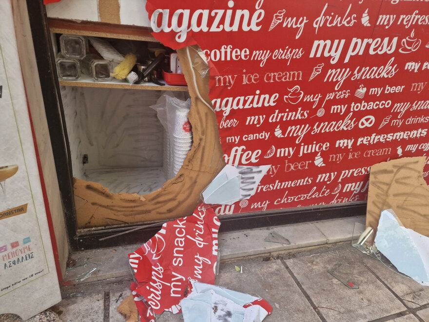 Θεσσαλονίκη: Βίντεο ντοκουμέντο από θρασύτατη διάρρηξη σε ψιλικατζίδικο 