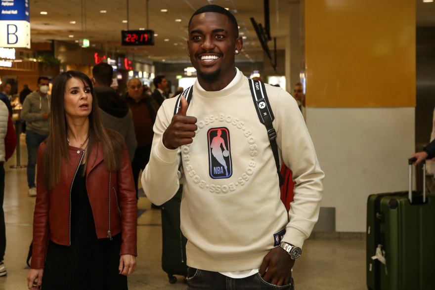 Ολυμπιακός: Έφτασε στην Αθήνα ο Ραμόν 