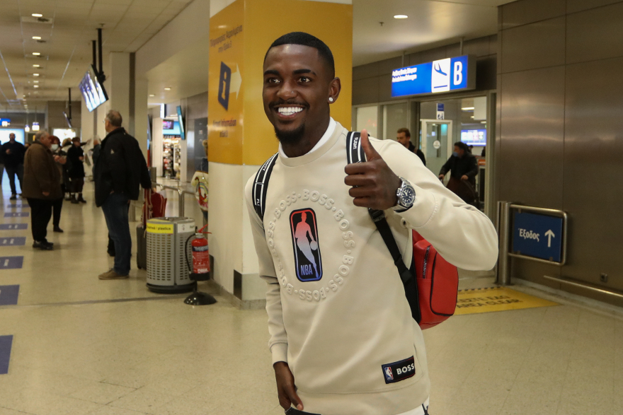 Ολυμπιακός: Έφτασε στην Αθήνα ο Ραμόν 