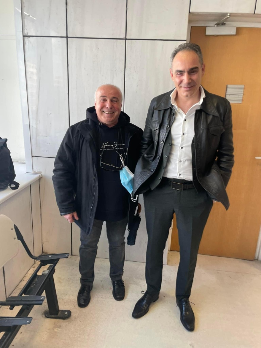 Ο κλέφτης και ο φύλακας της Εθνικής Πινακοθήκης φωτογραφίζονται 11 χρόνια μετά!