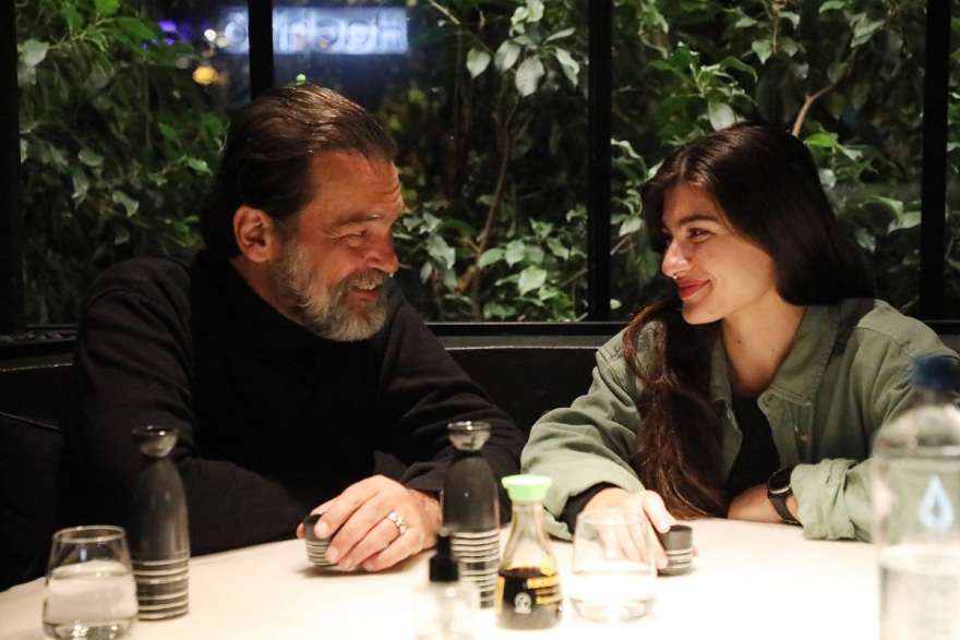 Κωνσταντίνος Καζάκος: - Βασιλική Μακρή: Η κατά 27 χρόνια μικρότερη σύντροφος - Ο χορός και η γνωριμία τους