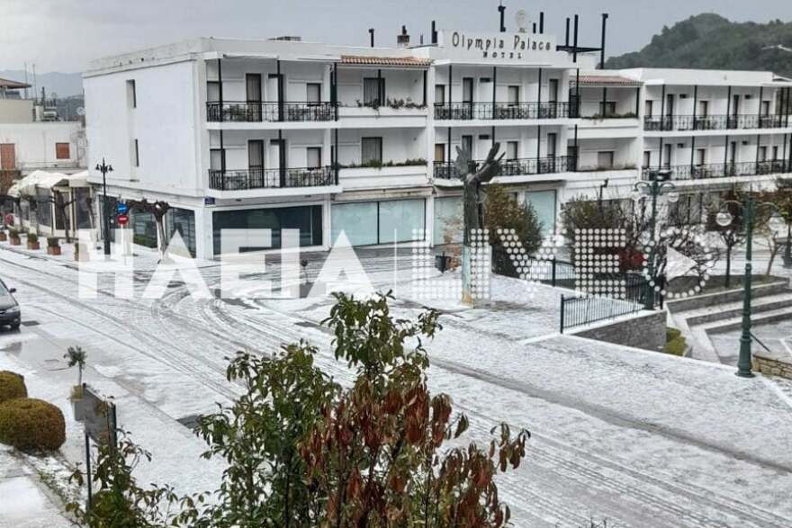 Καιρός: «Ντύθηκε» στα λευκά η Αρχαία Ολυμπία από τη σφοδρή χαλαζόπτωση