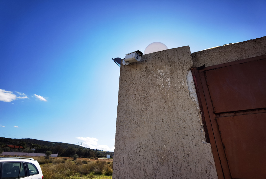 Ψευτογιατρός : «Φρούριο» το σπίτι του στα Καλύβια - Πωλούσε αλοιφές και στους γείτονές του