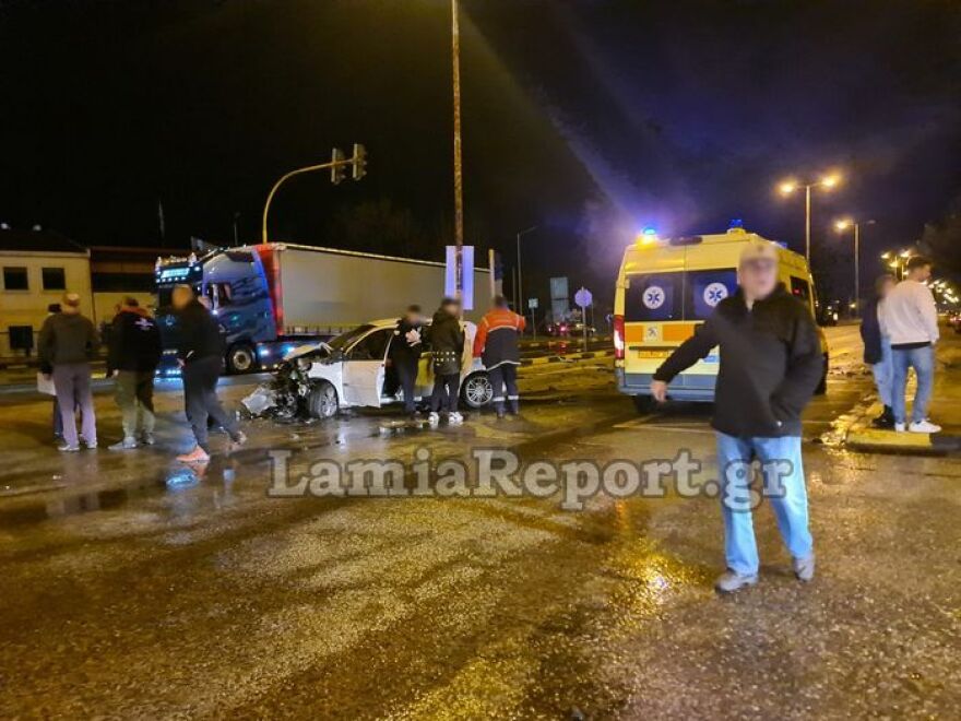 Λαμία: Τροχαίο με πέντε τραυματίες στην είσοδο της πόλης