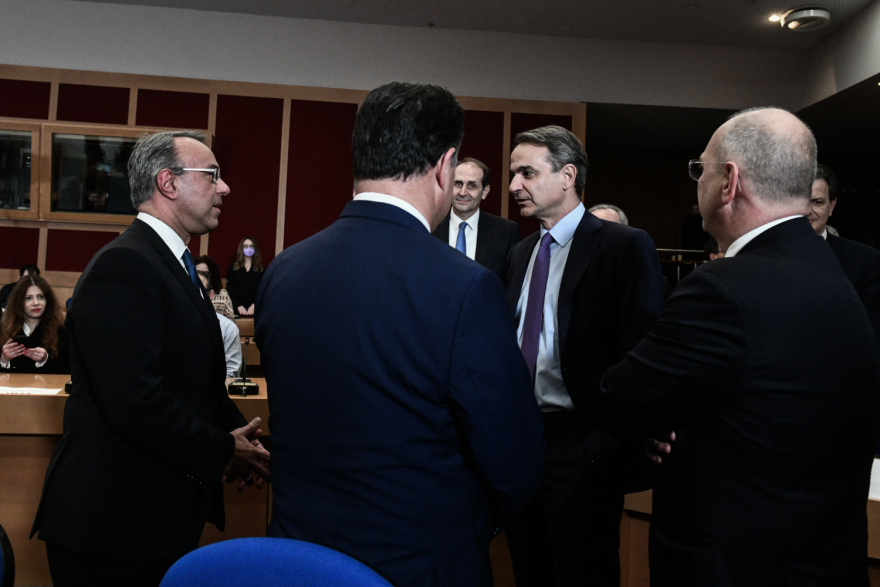 Μητσοτάκης: Νέο μισθολόγιο  το 2024 για τους δημοσίους υπαλλήλους