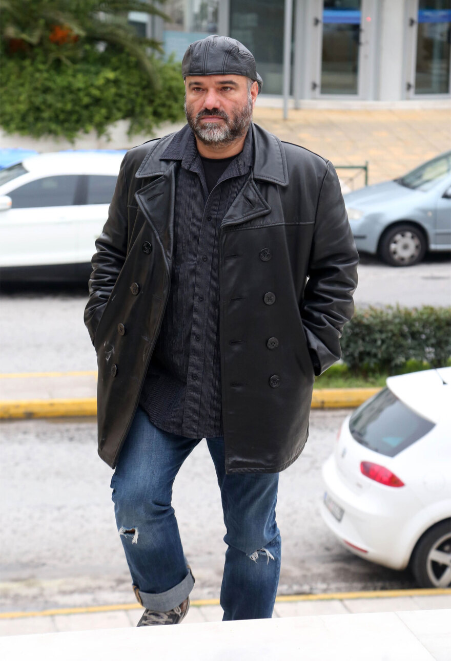 Κώστας Κωστόπουλος: Ελεύθερος υπό όρους ο πρώην σκηνοθέτης του «Σασμού» για τον βιασμό της Έλενας Αθανασοπούλου