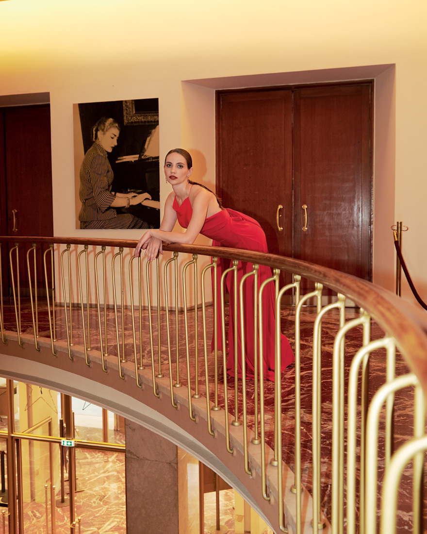 Φωτεινή Παπαθεοδώρου: «Όλοι μας έχουμε την ανάγκη να πιστεύουμε σε κάτι μεγαλύτερο από μας»