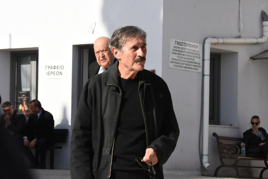 Θλίψη στην κηδεία του Ερρίκου Ανδρέου - Δεν μπόρεσε να παραστεί η Νόρα Βαλσάμη 