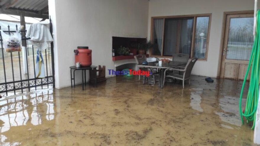 Κακοκαιρία: Πλημμύρισαν σπίτια στην Πέλλα - Καταστροφές και σε καλλιέργειες 