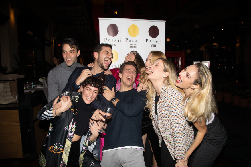 Η δική μας οικογένεια: Ηθοποιοί και συντελεστές της σειράς απόλαυσαν μια ευχάριστη βραδιά