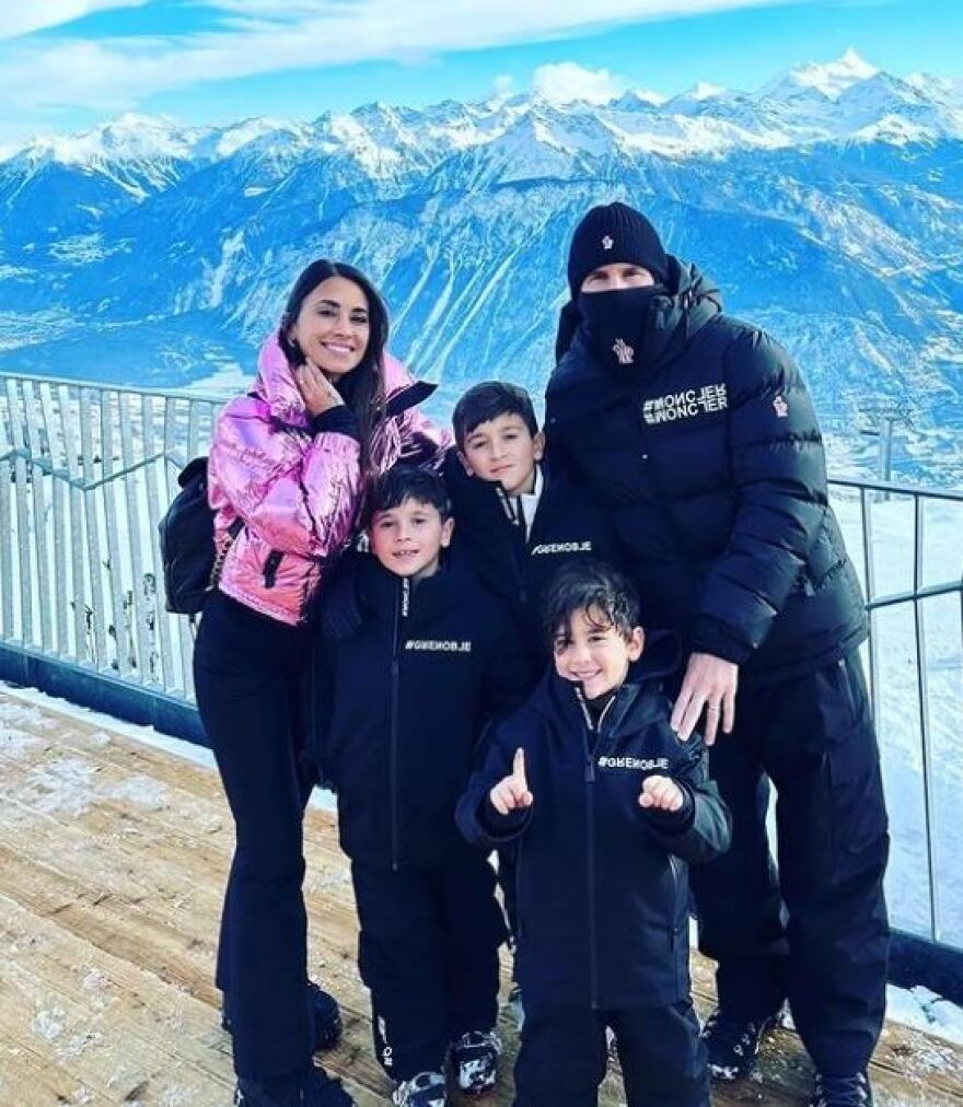 Λιονέλ Μέσι: Απόλαυσε το μπάνιο του στις χιονισμένες Άλπεις 