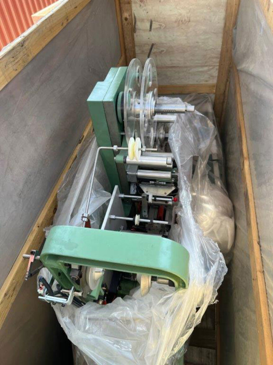 Πειραιάς: Εσώρουχα και συσκευασίες περιτυλίγματος «έκρυβαν» 24 εκατ. λαθραία τσιγάρα