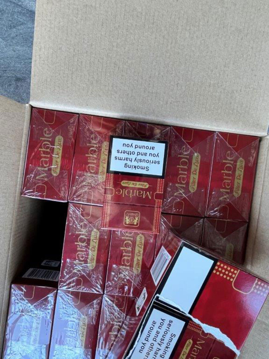 Πειραιάς: Εσώρουχα και συσκευασίες περιτυλίγματος «έκρυβαν» 24 εκατ. λαθραία τσιγάρα