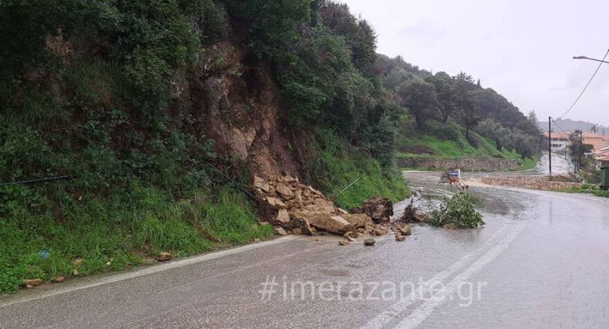 Ζάκυνθος: Προβλήματα από την κακοκαιρία - Κλειστοί δρόμοι και κατολισθήσεις