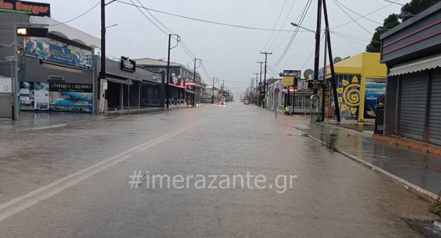 Ζάκυνθος: Προβλήματα από την κακοκαιρία - Κλειστοί δρόμοι και κατολισθήσεις