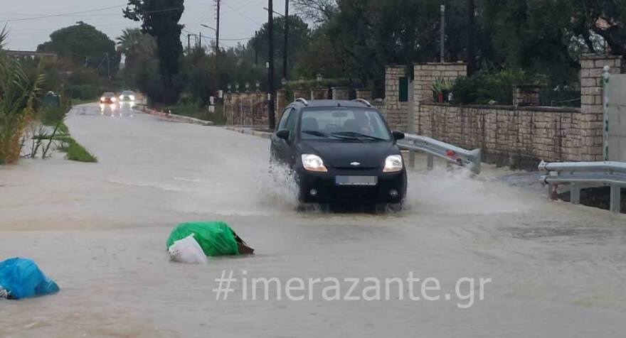 Ζάκυνθος: Προβλήματα από την κακοκαιρία - Κλειστοί δρόμοι και κατολισθήσεις