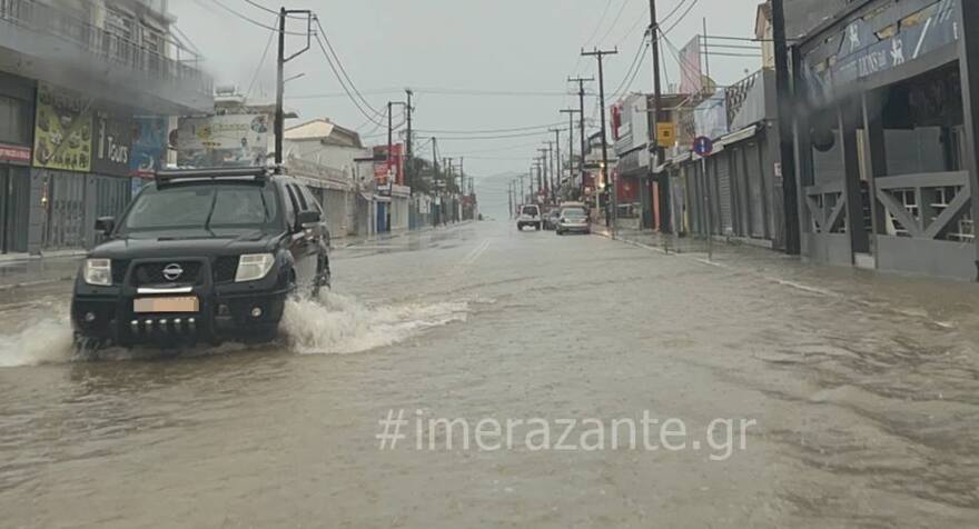 Ζάκυνθος: Προβλήματα από την κακοκαιρία - Κλειστοί δρόμοι και κατολισθήσεις