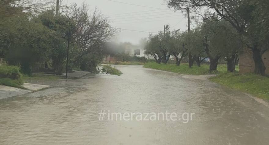 Ζάκυνθος: Προβλήματα από την κακοκαιρία - Κλειστοί δρόμοι και κατολισθήσεις