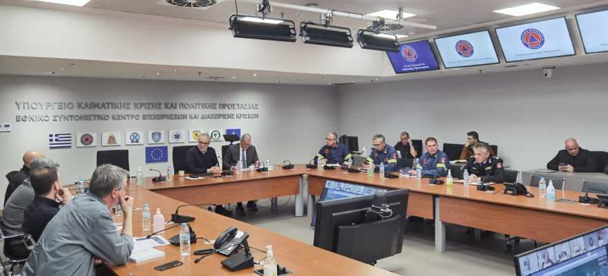 Κακοκαιρία: Στην κυκλοφορία μία λωρίδα στη λεωφόρο Ποσειδώνος - Πού υπάρχουν προβλήματα