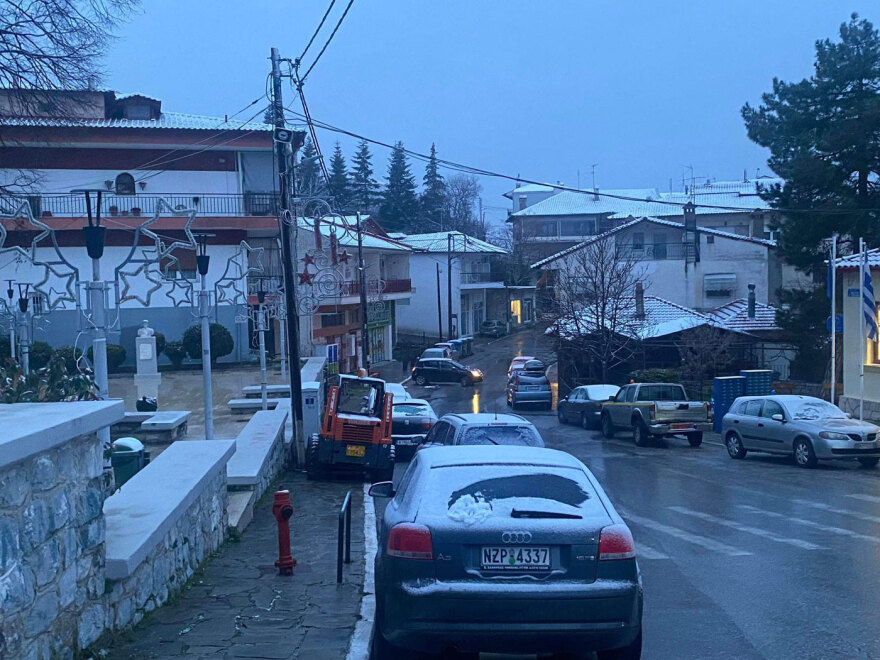 Κακοκαιρία: Στην κυκλοφορία μία λωρίδα στη λεωφόρο Ποσειδώνος - Πού υπάρχουν προβλήματα