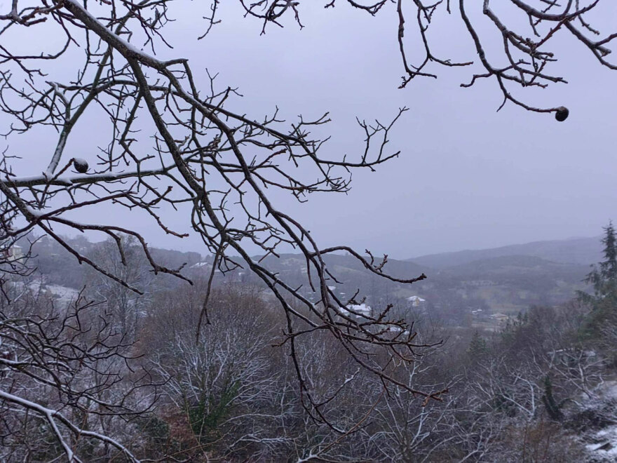 Κακοκαιρία: Στην κυκλοφορία μία λωρίδα στη λεωφόρο Ποσειδώνος - Πού υπάρχουν προβλήματα