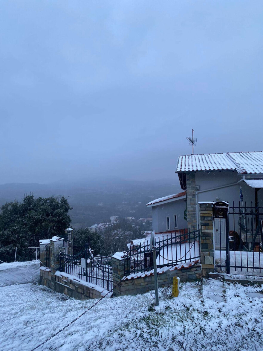 Κακοκαιρία: Στην κυκλοφορία μία λωρίδα στη λεωφόρο Ποσειδώνος - Πού υπάρχουν προβλήματα