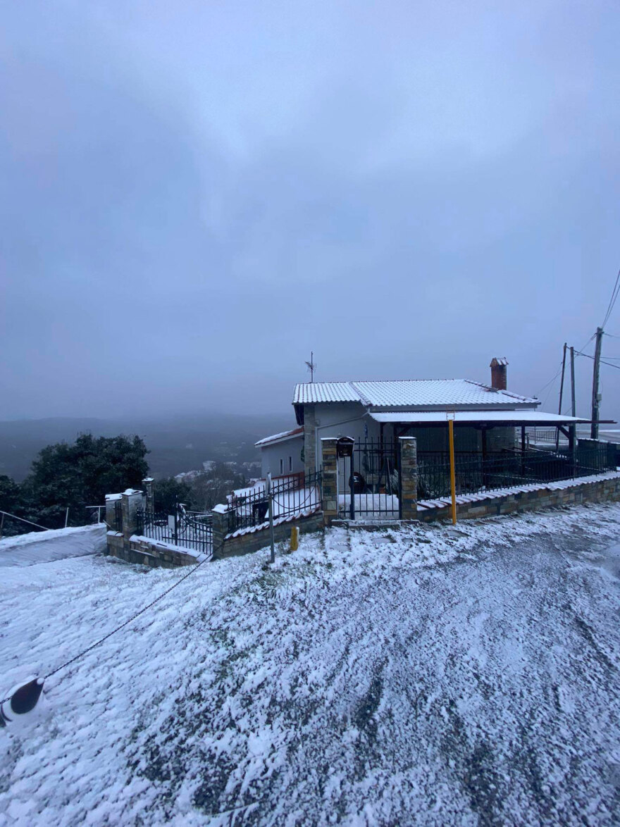 Κακοκαιρία: Στην κυκλοφορία μία λωρίδα στη λεωφόρο Ποσειδώνος - Πού υπάρχουν προβλήματα