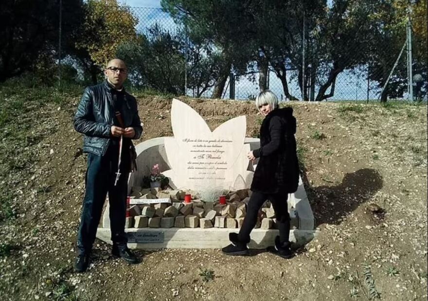 Περούτζια: Μητέρα φόρεσε μπλούζα με το διαμελισμένο σώμα της κόρης της στο δικαστήριο