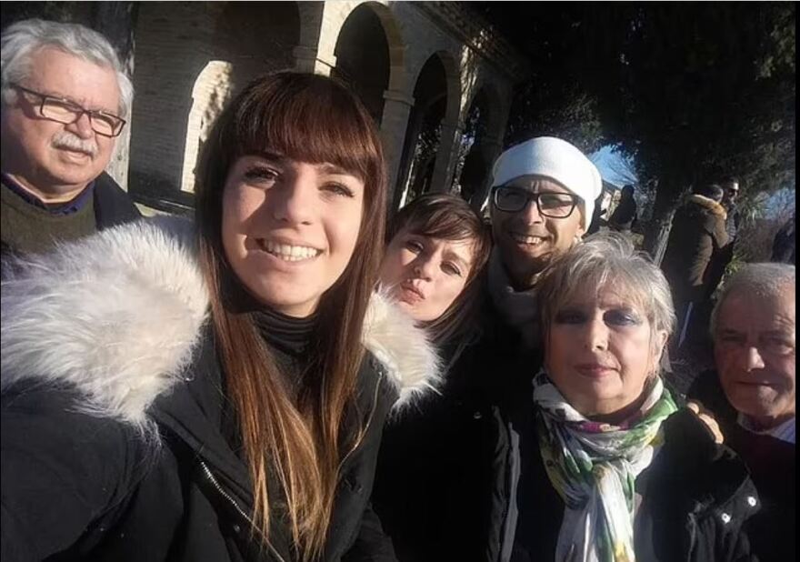 Περούτζια: Μητέρα φόρεσε μπλούζα με το διαμελισμένο σώμα της κόρης της στο δικαστήριο