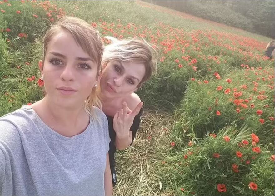 Περούτζια: Μητέρα φόρεσε μπλούζα με το διαμελισμένο σώμα της κόρης της στο δικαστήριο