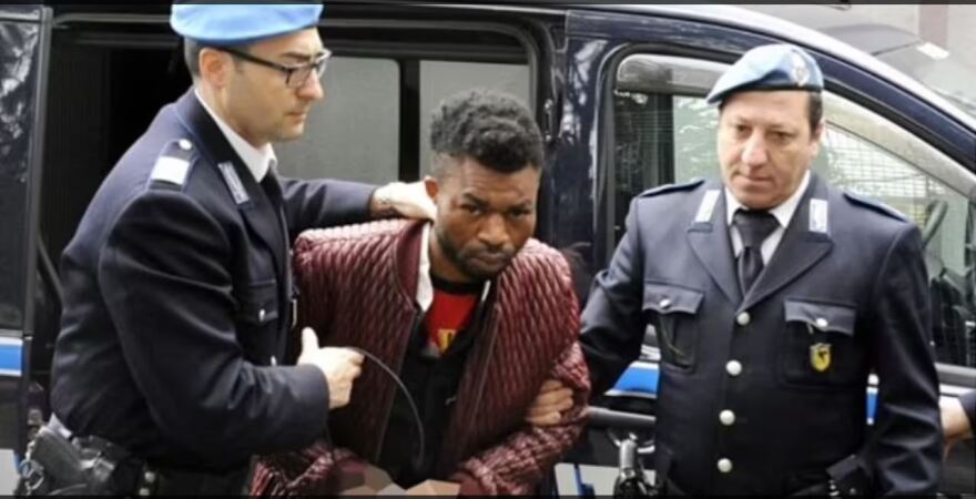 Περούτζια: Μητέρα φόρεσε μπλούζα με το διαμελισμένο σώμα της κόρης της στο δικαστήριο