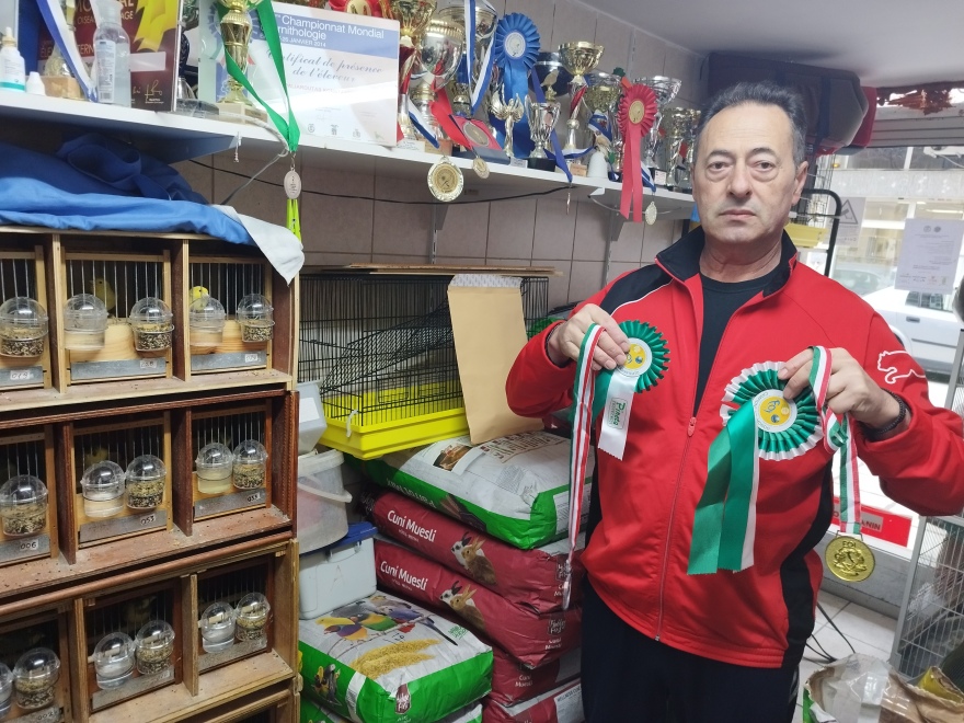 Καναρίνια από τη Θεσσαλονίκη «σάρωσαν» με το κελάηδημά τους σε παγκόσμιο διαγωνισμό