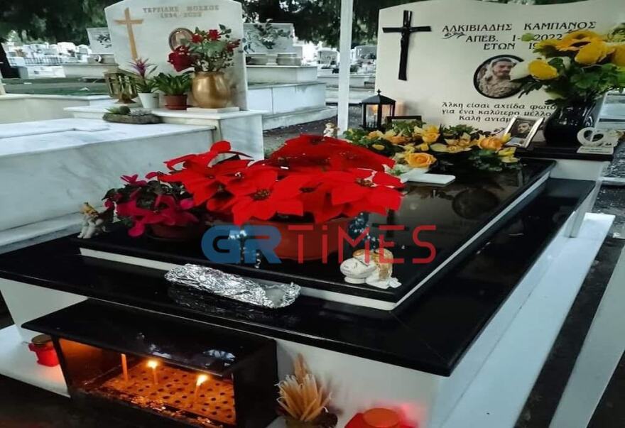 Άλκης Καμπανός: Συγκίνηση στο μνημόσυνο για τον ένα χρόνο από τη δολοφονία του