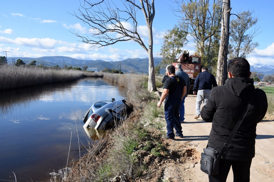 Αργολίδα: Αυτοκίνητο βρέθηκε μέσα στον Ερασίνο ποταμό - Τι ισχυρίστηκε ο ιδιοκτήτης