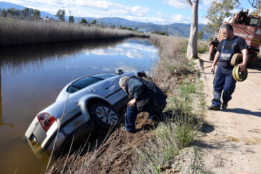 Αργολίδα: Αυτοκίνητο βρέθηκε μέσα στον Ερασίνο ποταμό - Τι ισχυρίστηκε ο ιδιοκτήτης