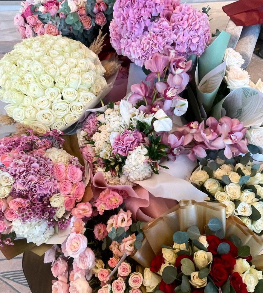 Τζορτζίνα Ροντρίγκεζ: Πέταξε τη μαντίλα και γιόρτασε τα πρώτα γενέθλια στη Σαουδική Αραβία με... ντεκολτέ