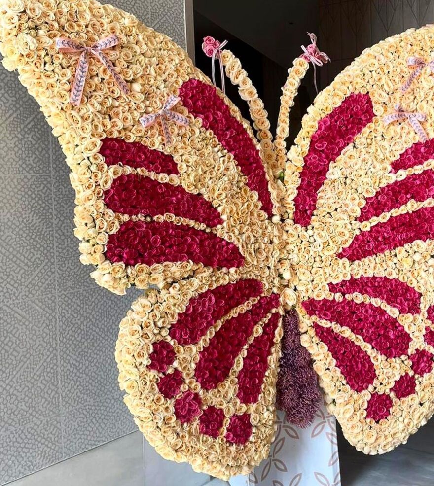 Τζορτζίνα Ροντρίγκεζ: Πέταξε τη μαντίλα και γιόρτασε τα πρώτα γενέθλια στη Σαουδική Αραβία με... ντεκολτέ