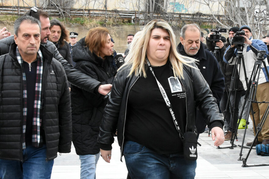 Ρούλα Πισπιρίγκου: Ξεκινά η δίκη για τον θάνατο της Τζωρτζίνας – Αμίλητος ο Μάνος Δασκαλάκης