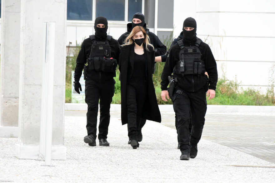 Ρούλα Πισπιρίγκου: Ξεκινά η δίκη για τον θάνατο της Τζωρτζίνας – Αμίλητος ο Μάνος Δασκαλάκης