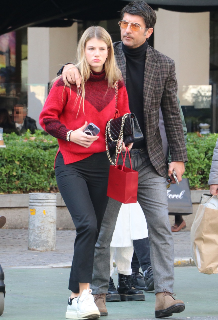 Ο Ίλια Ίβιτς και η κόρη του, Άννα Μαρία, απαθανατίστηκαν στο κέντρο της Αθήνας - Δείτε φωτογραφίες