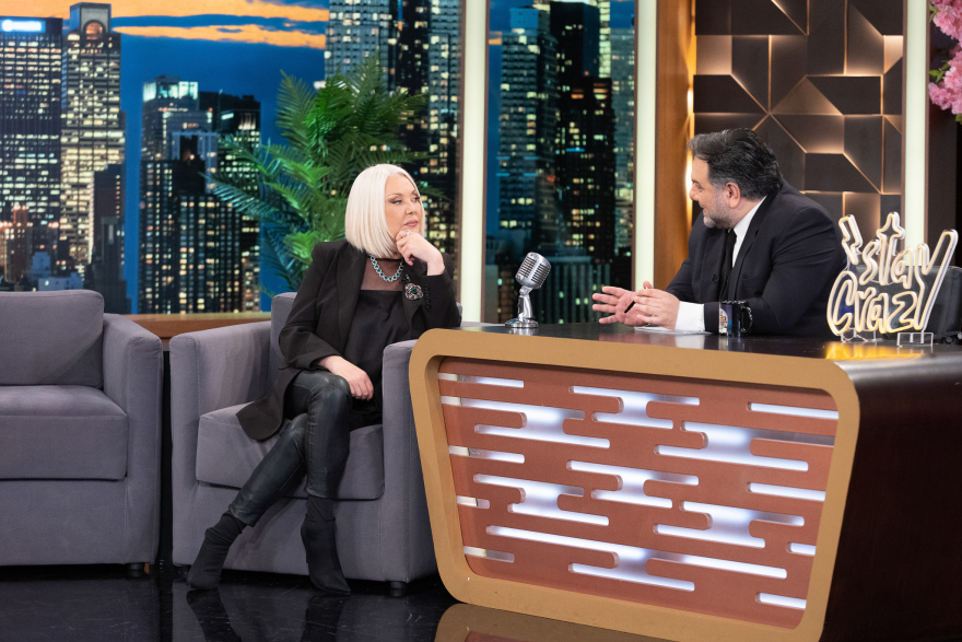 The 2night Show: O Γρηγόρης Αρναούτογλου υποδέχεται τη Ρούλα Κορομηλά και την Άννα Βαγενά 