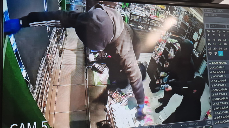 Θεσσαλονίκη - Βίντεο-ντοκουμέντο: Ένοπλη ληστεία σε κατάστημα take away με λεία 2.500 ευρώ