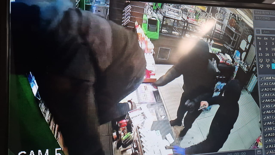 Θεσσαλονίκη - Βίντεο-ντοκουμέντο: Ένοπλη ληστεία σε κατάστημα take away με λεία 2.500 ευρώ