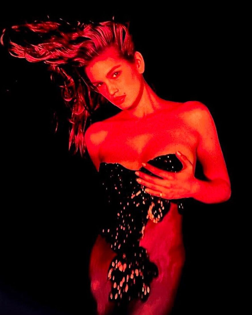 Σίντι Κρόφορντ: Αναπολεί αναπολεί τις... μέρες της δόξας με δύο αποκαλυπτικά στιγμιότυπα