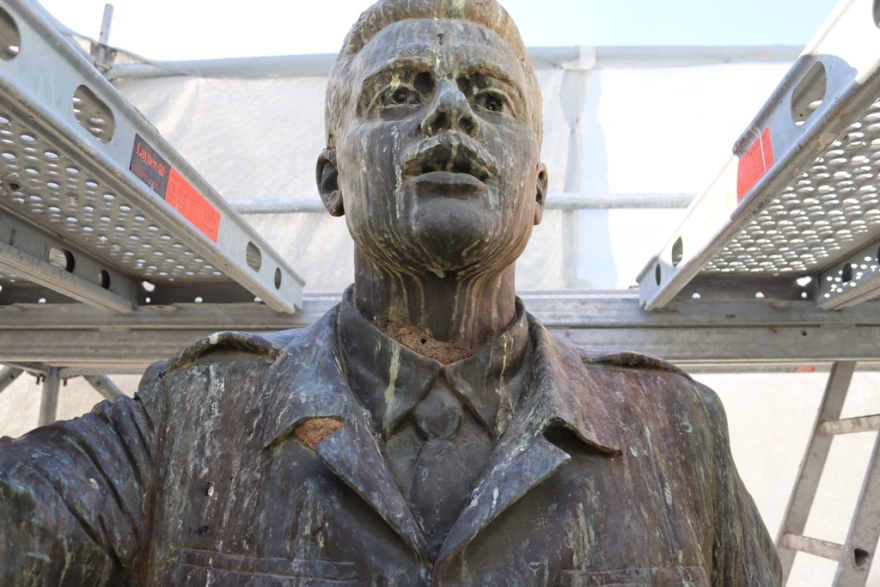 Δήμος Αθηναίων: Επιχείρηση διάσωσης και συντήρησης των γλυπτών της πόλης   - Δείτε φωτογραφίες 