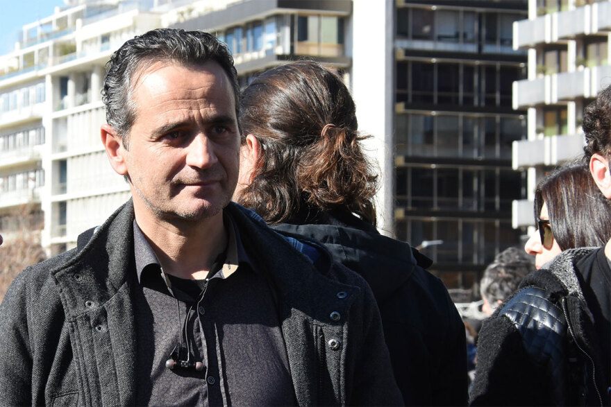 Συγκέντρωση διαμαρτυρίας καλλιτεχνών μπροστά στη Βουλή - Δείτε φωτογραφίες