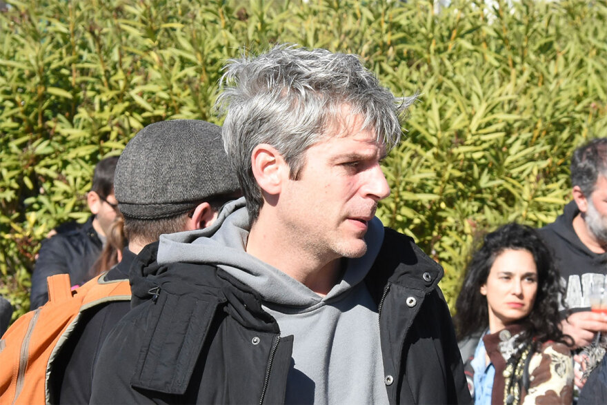 Συγκέντρωση διαμαρτυρίας καλλιτεχνών μπροστά στη Βουλή - Δείτε φωτογραφίες